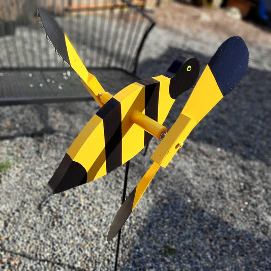 Bee Whirly birds are the best addition to every garden! These are handmade out of 1" thick high-quality signboard, complete with vinyl wings. Amish made in the USA.